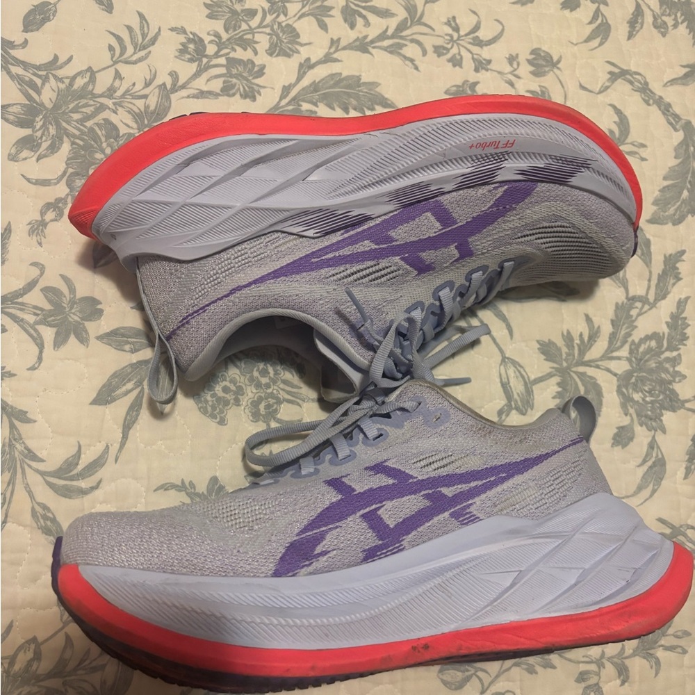 Asics Superblast 2s Men’s 5.5/Womens 7